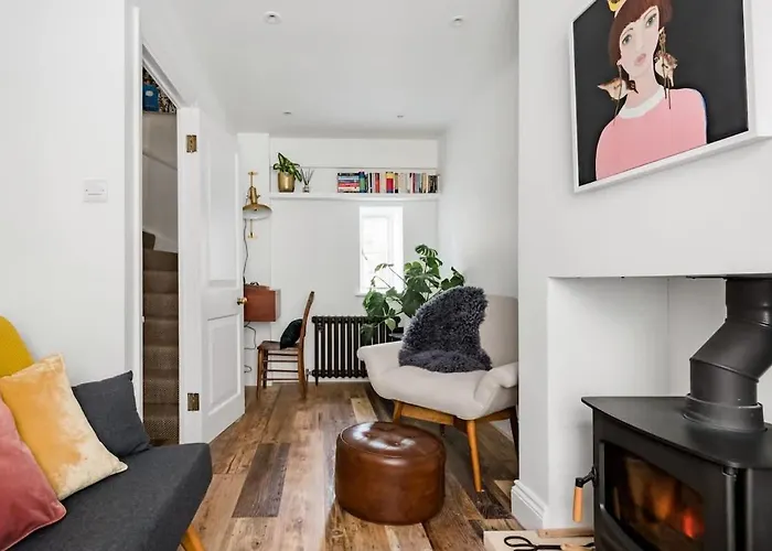Central Georgian Townhouse With Free Parking