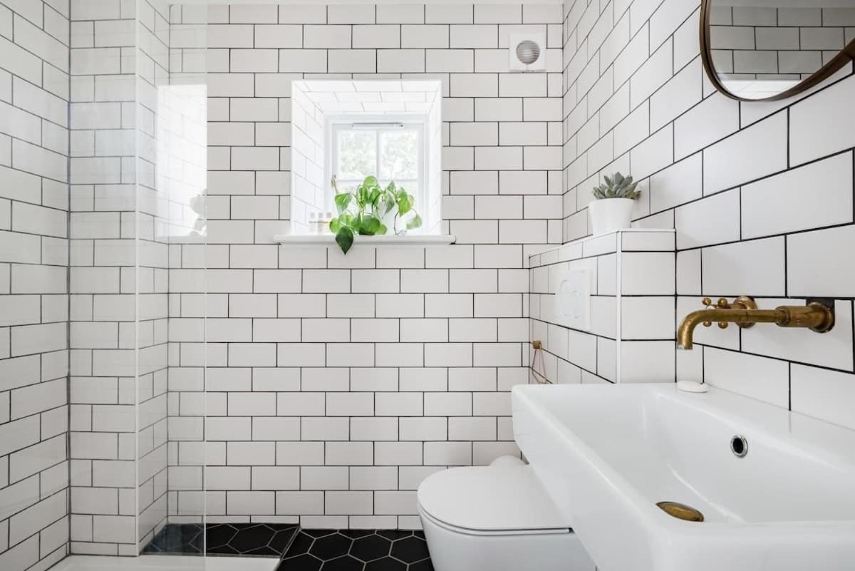 Georgian Townhouse With Free Parking Bath