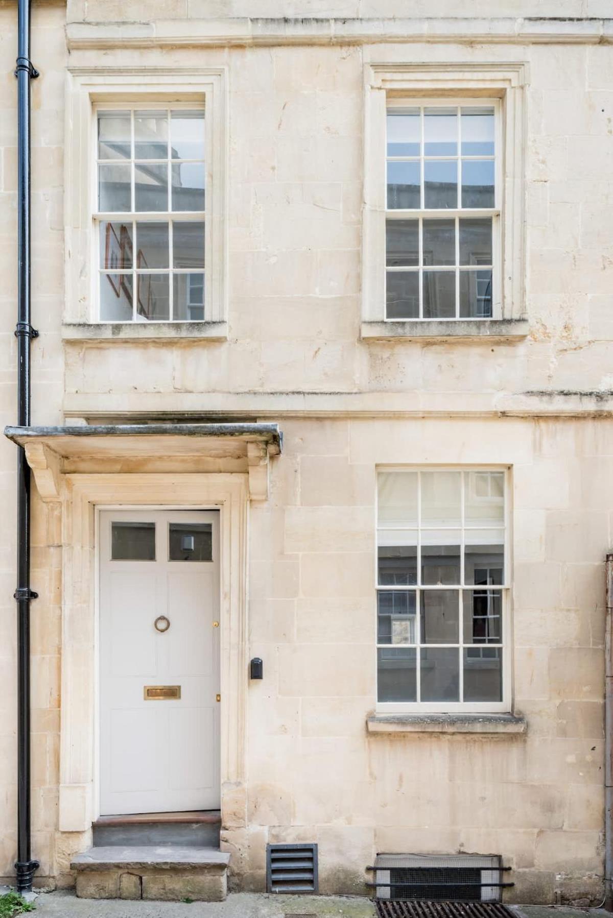 Holiday home Georgian Townhouse With Free Parking *